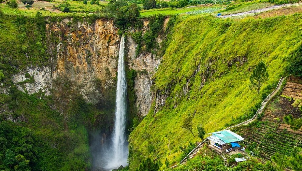 Unveiling the Splendor of Sipiso Piso Waterfall: Height, Beauty, and Cultural Significance