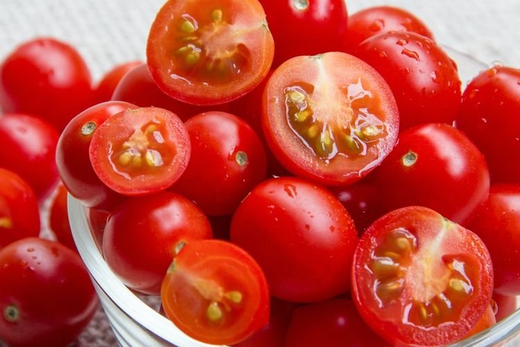 The Health Benefits of Tomatoes: More Than Just a Dish Garnish